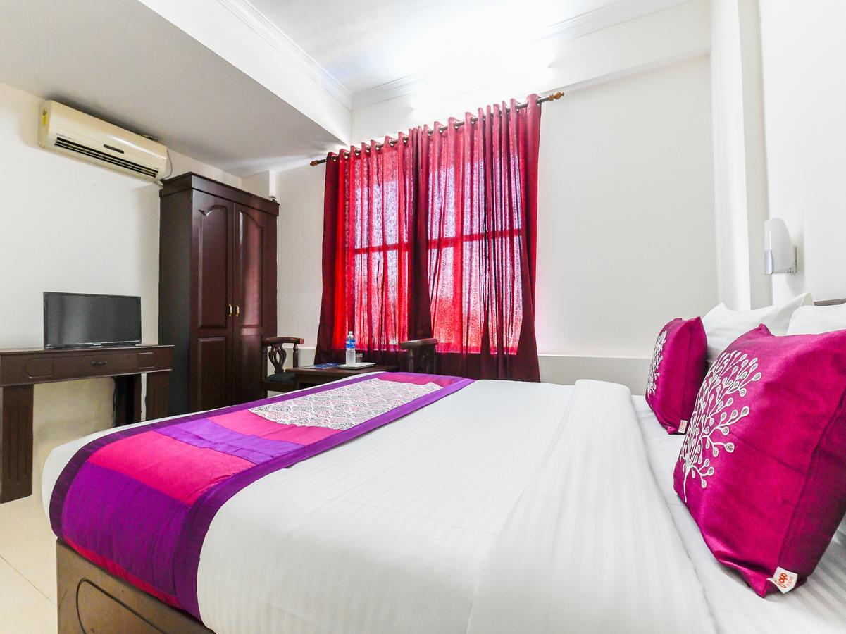 Oyo 11309 Hotel Green Land Residency Kochi Exterior foto